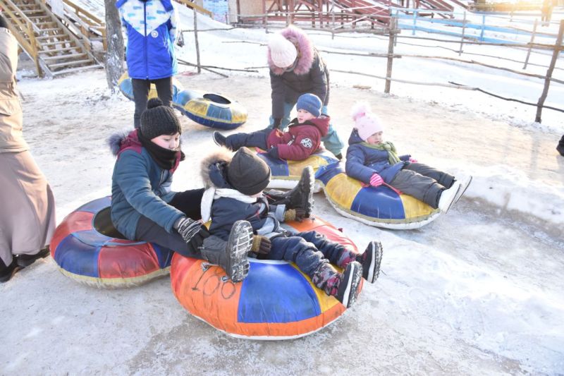 Организовали зимний однодневный отдых в парке отдыха "Светлячок" для детей дома юношества "Шанырак"